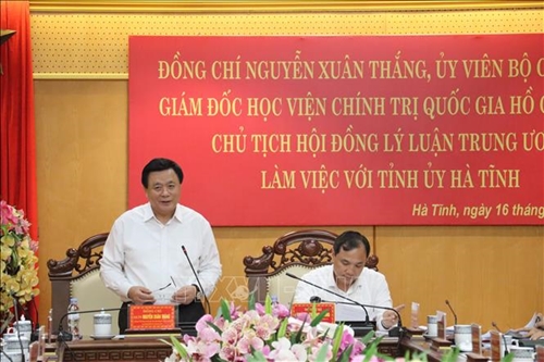 Ủy viên Bộ Chính trị Nguyễn Xuân Thắng làm việc tại Hà Tĩnh